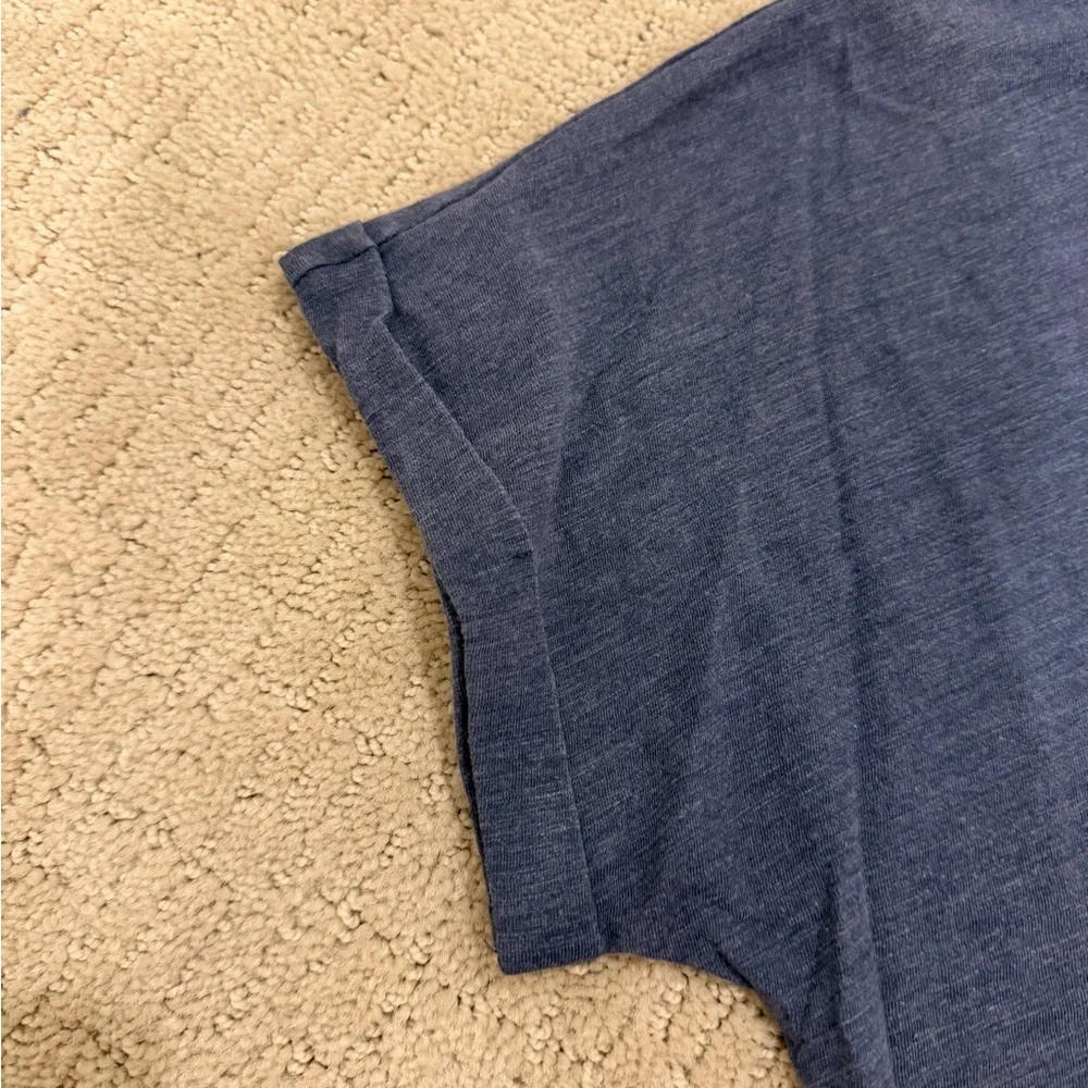 Disney Parks Tiki Room Adventureland Navy Blue Women’s Cropped T-Shirt - Picture 2 of 3